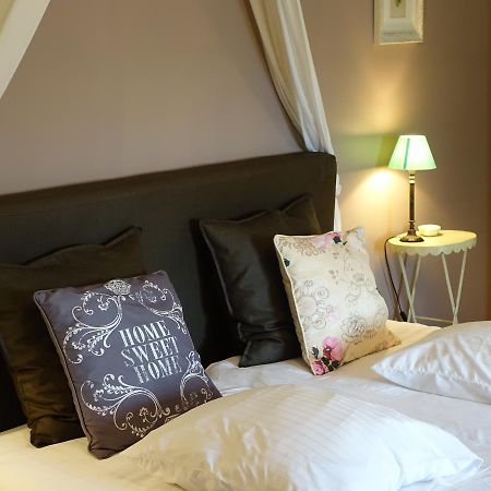 Le Logis De La Poupeliere Bed & Breakfast Vouhe  Exterior photo