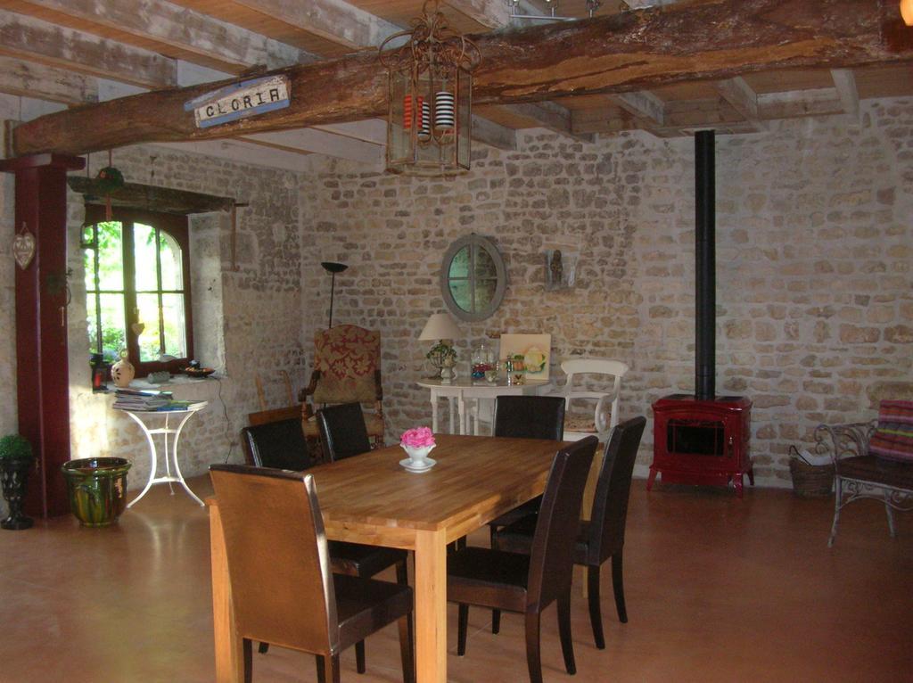 Le Logis De La Poupeliere Bed & Breakfast Vouhe  Exterior photo