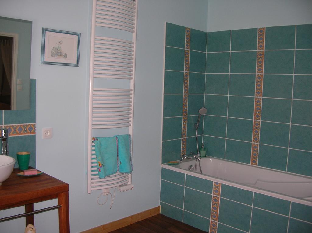 Le Logis De La Poupeliere Bed & Breakfast Vouhe  Exterior photo