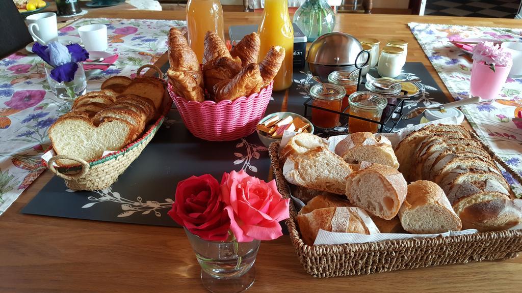 Le Logis De La Poupeliere Bed & Breakfast Vouhe  Exterior photo