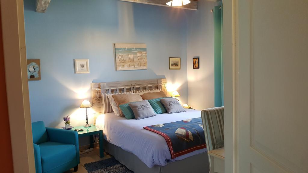 Le Logis De La Poupeliere Bed & Breakfast Vouhe  Exterior photo