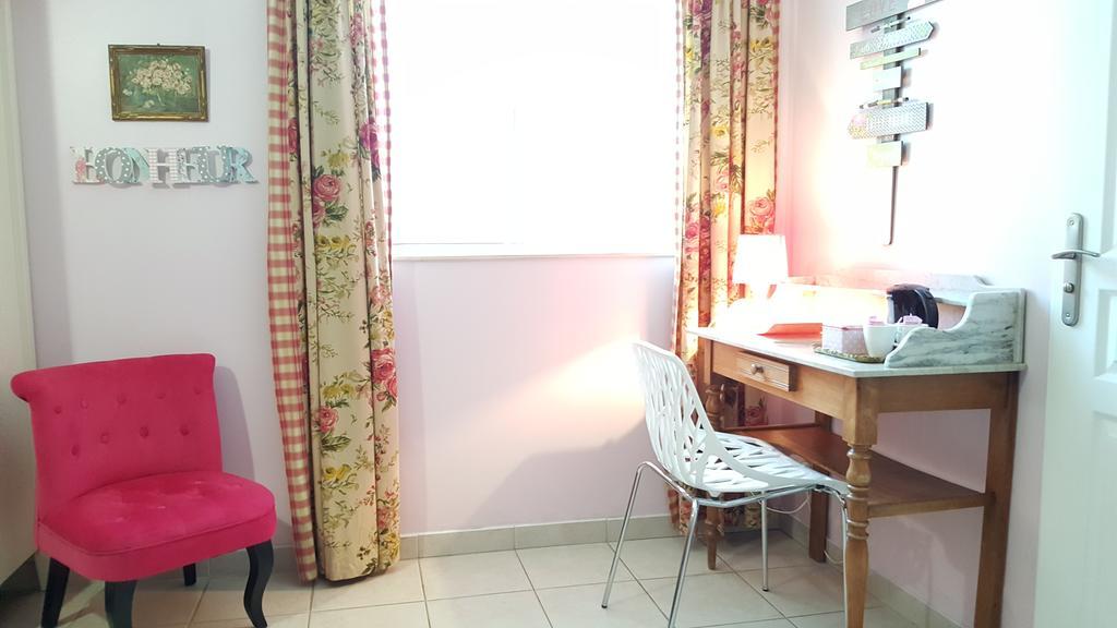 Le Logis De La Poupeliere Bed & Breakfast Vouhe  Exterior photo