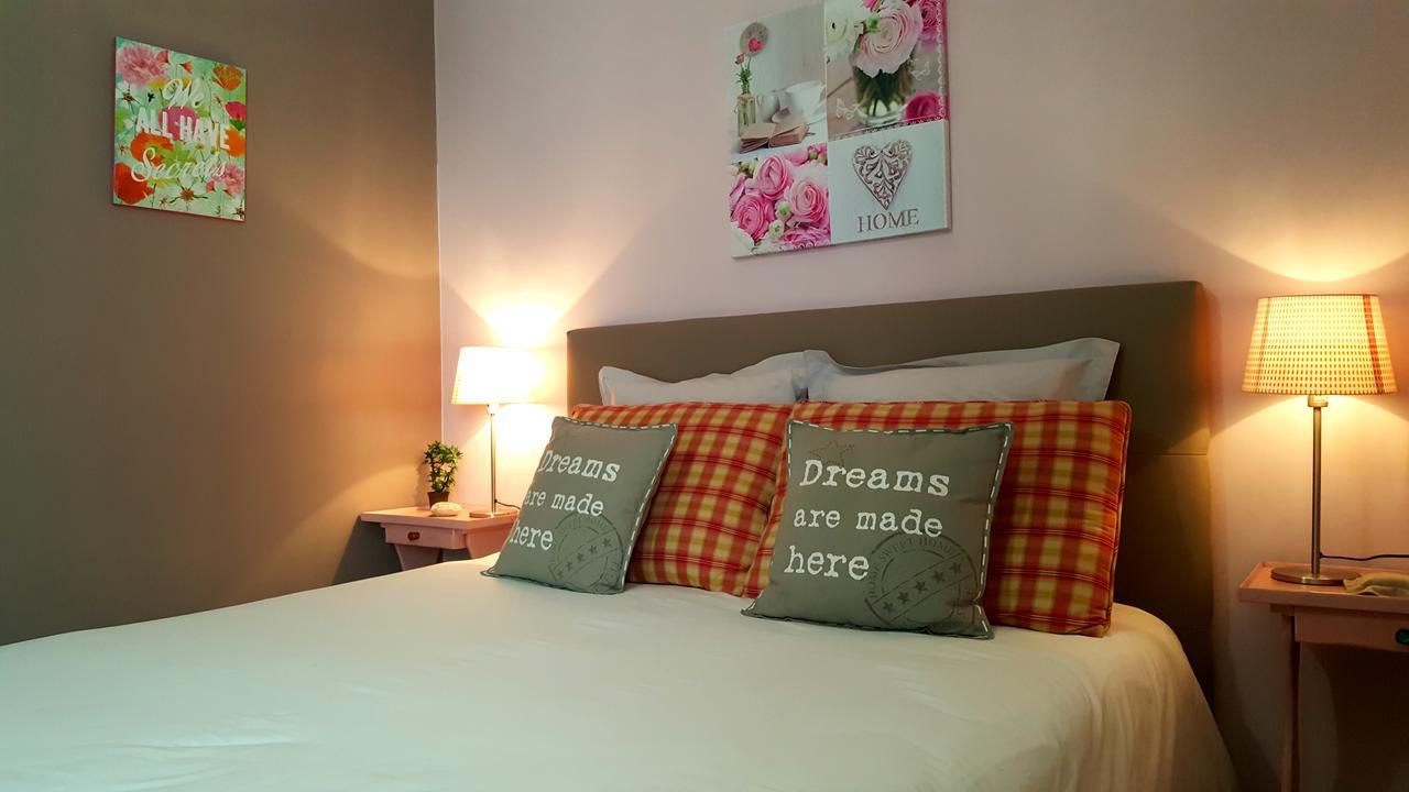 Le Logis De La Poupeliere Bed & Breakfast Vouhe  Exterior photo