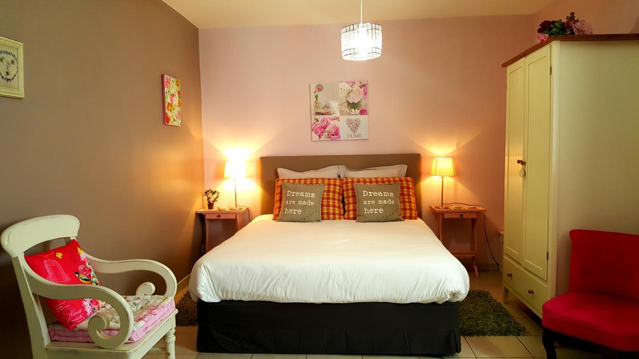 Le Logis De La Poupeliere Bed & Breakfast Vouhe  Exterior photo