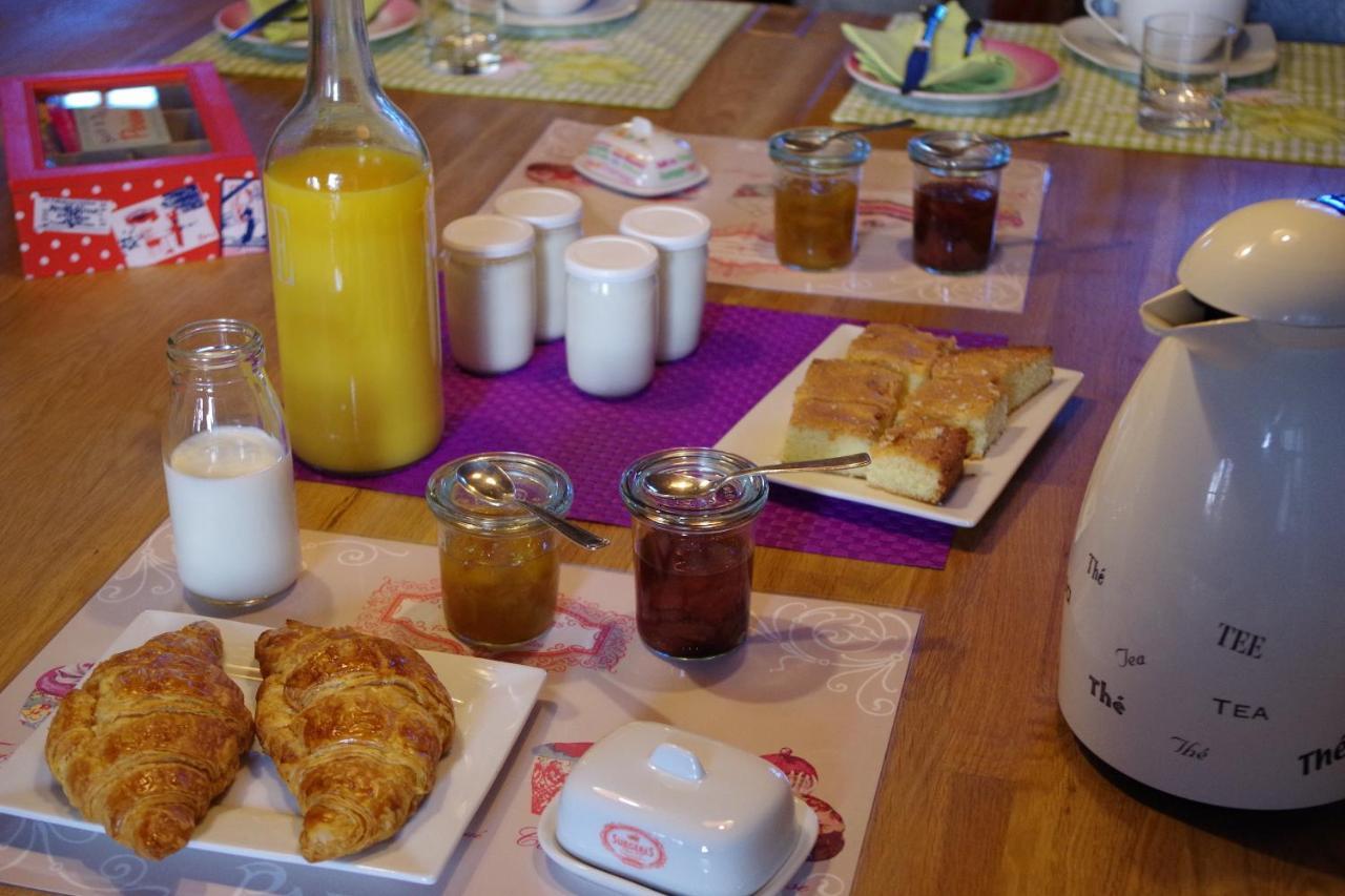 Le Logis De La Poupeliere Bed & Breakfast Vouhe  Room photo